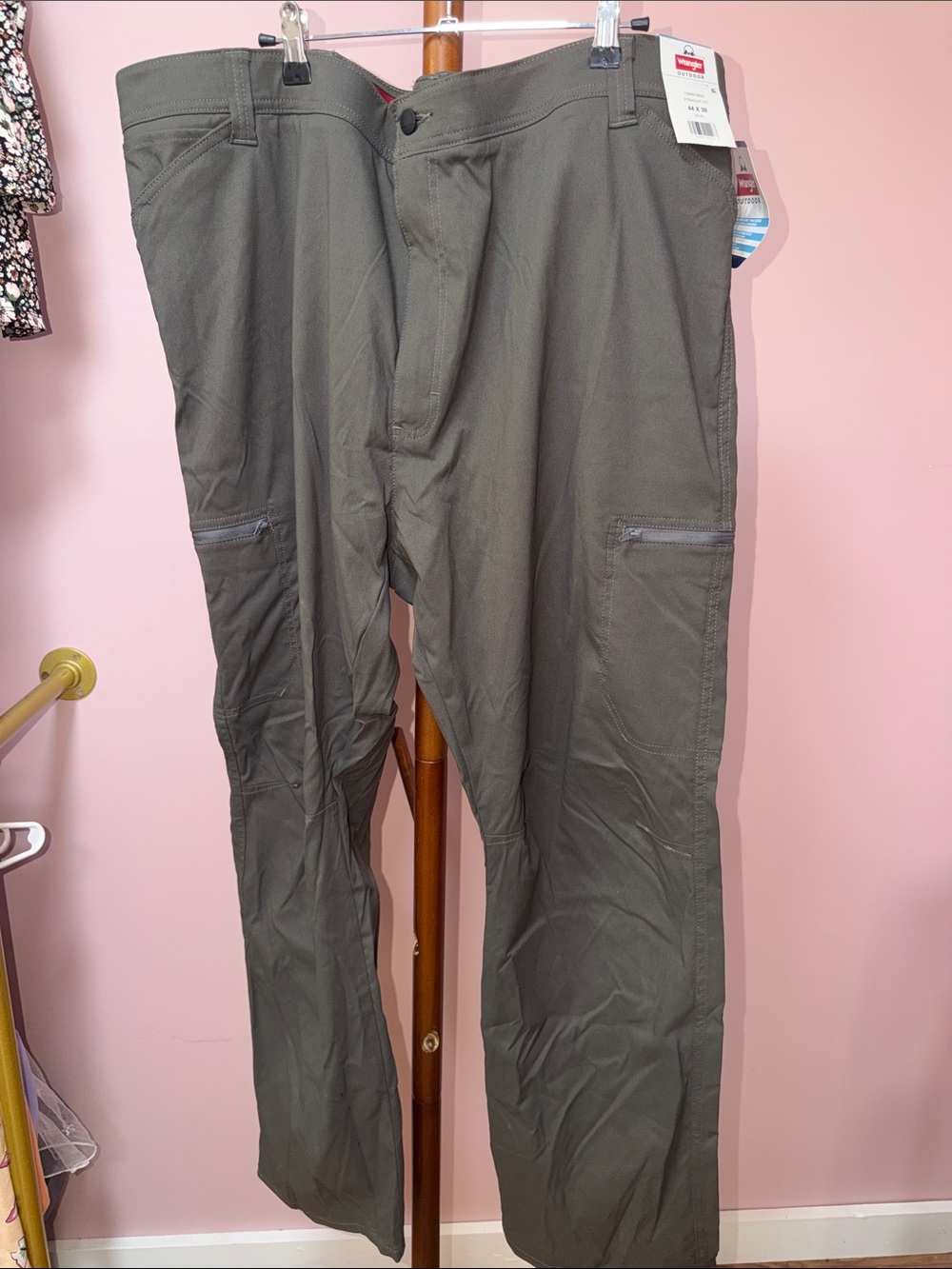 Wrangler Men's Cargo Pants in Olive